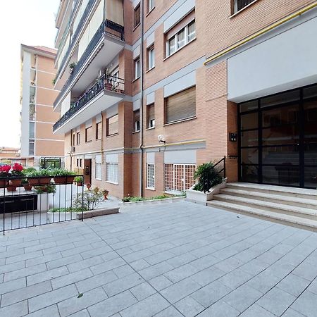 Lovely Apartment With Terrace Near The Vatican Rome Exterior photo